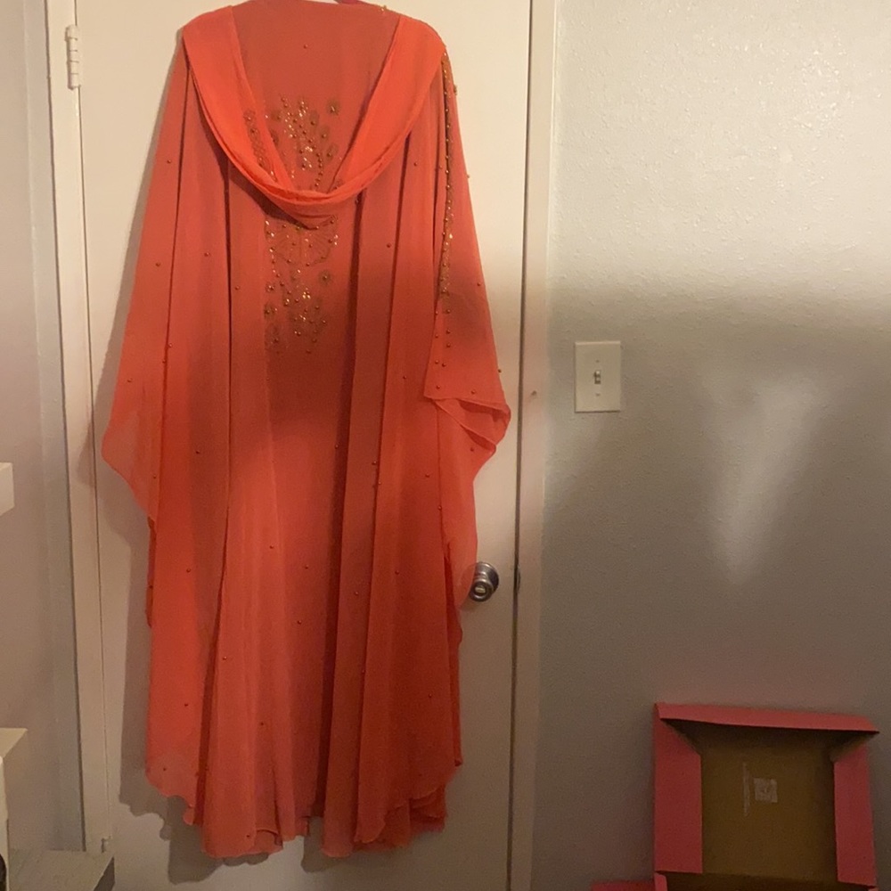 Garment - Picture 2 of 6